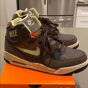 Nike Air Assault High